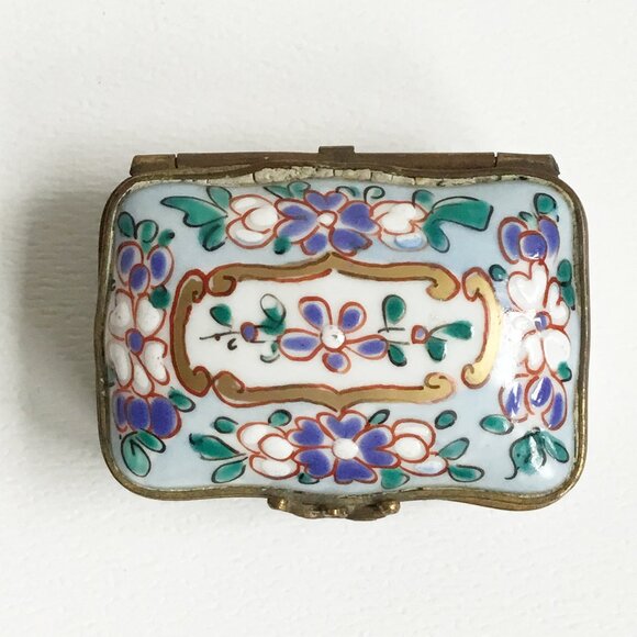 Vintage Porcelain Hand Painted Floral Trinket Needle Box Hinged Lid Cottage Core - Picture 4 of 7